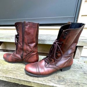 Steve Madden brown combat boots!! Size 10